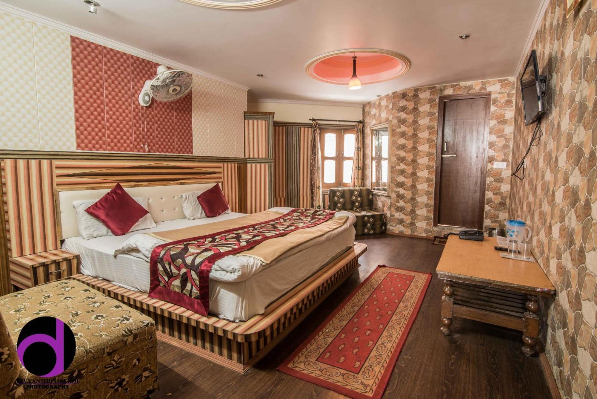 Moon Hotel Mallital, Near Nainital High Court Kültér fotó